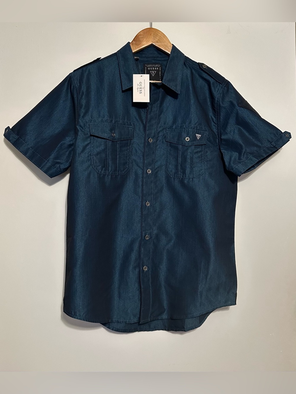 NWT Guess Men’s Petrol Blue Casual Cotton Short Sleeve Button Shirt - Medium